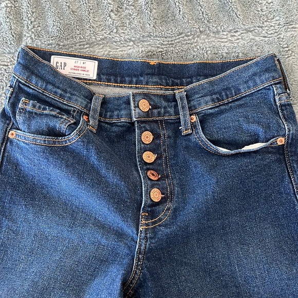 Gap Medium Wash High Rise Stride Ankle Jeans with Washwell Size 27P - Picture 3 of 4